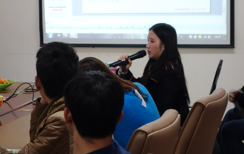 昆明和记网站网络公司从2013年开始筹备新媒体营销公益讲座和老客户网络营销沙龙，和记网站【中国】官方网站邀请了国内网络营销和移动互联网营销专家亲临公司，为保证培训质量和沟通效果，和记网站【中国】官方网站每次只邀请20-30家老客户参加（全免费），和记网站【中国】官方网站将秉承全公益、全免费、不推销任何产品和服务、只讲干货等原则，为新老客户创造更多价值。